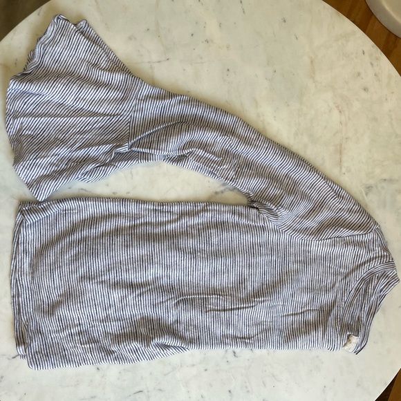 3/$15 Black White long Sleeve Top, M/L - Picture 1 of 4